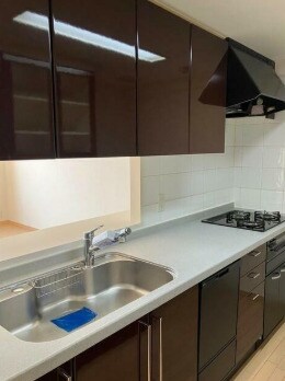 物件内観写真3　(システムキッチン。)