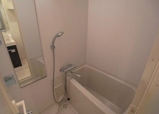 物件内観写真5　(追い焚き・浴室乾燥機完備。)