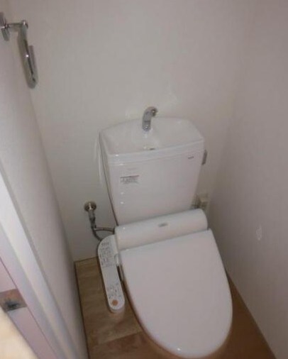 物件内観写真12　(温水洗浄便座。)