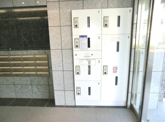 物件内観写真17　(宅配ボックス完備。)