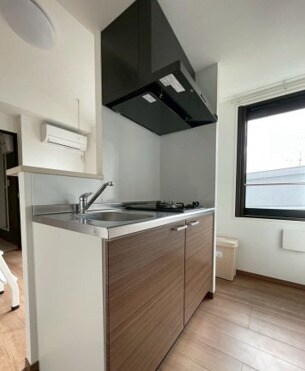 物件内観写真3　(システムキッチン。)