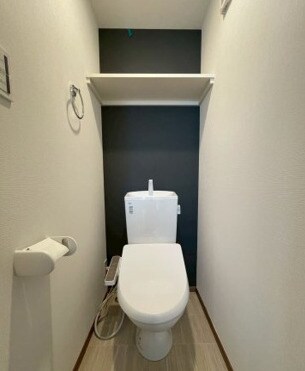 物件内観写真5　(温水洗浄便座。)