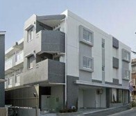 物件外観写真1　(鉄筋コンクリート造のがっちりとした建物。)