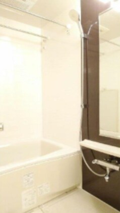 物件内観写真5　(浴室乾燥機付きバス。)