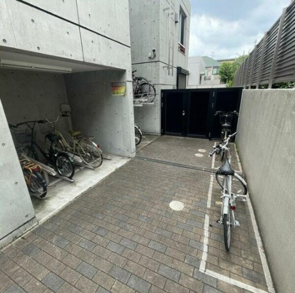 建物設備(駐輪場。)