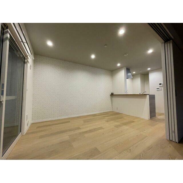 物件内観写真2　(9.3帖のきれいなLDK。)