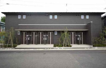 物件外観写真1　(落ち着いた雰囲気。)