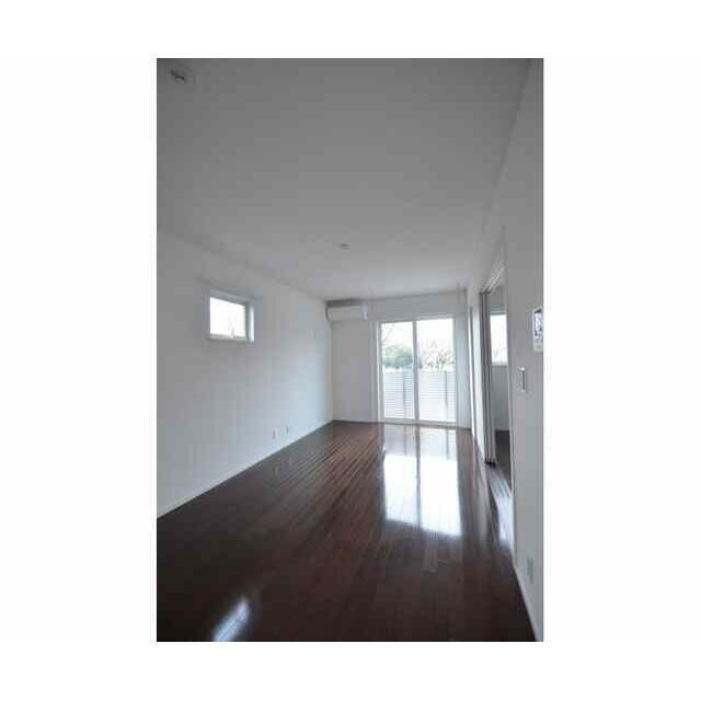 物件内観写真2　(11.6帖のきれいなLDK。)