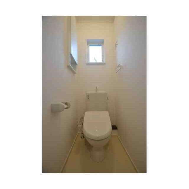 物件内観写真5　(温水洗浄便座。)