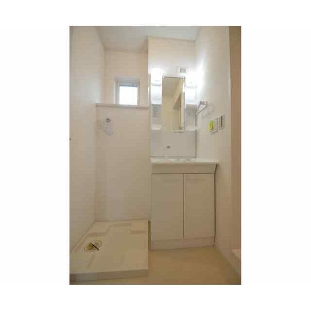 物件内観写真6　(嬉しい独立洗面台付き。)