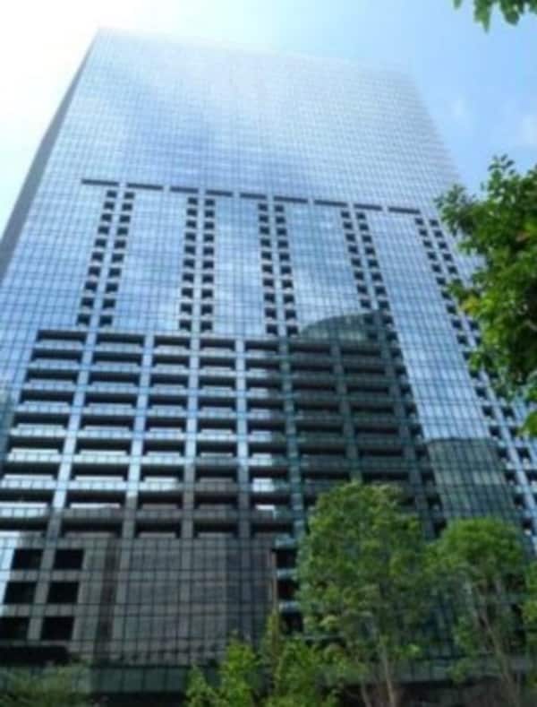 外観(鉄骨鉄筋コンクリート造のがっちりとした建物。)