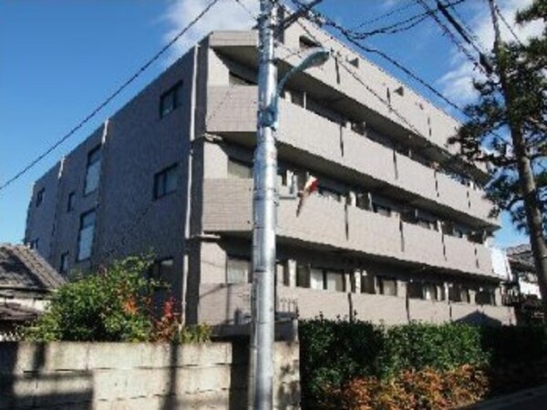 外観(鉄筋コンクリート造のガッチリとしたマンション。)