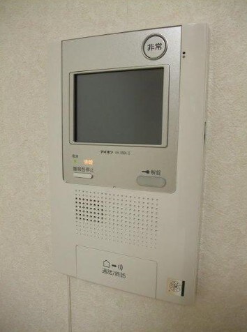 物件内観写真10　(モニター付きインターホンで防犯面も安心です！)