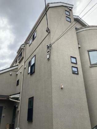 物件外観写真1　(落ち着いた雰囲気。)