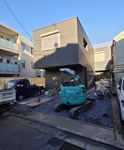 物件外観写真1　(建築中)