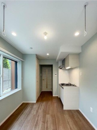 物件内観写真3　(明るい洋室！)