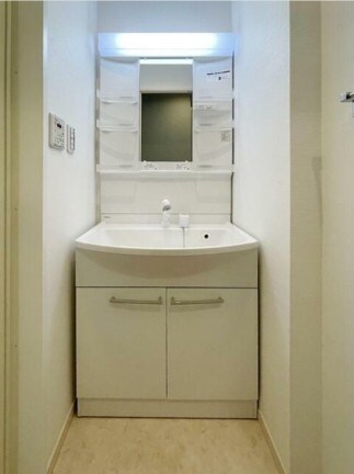 物件内観写真7　(嬉しい独立洗面台付き。)