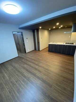 物件内観写真3　(明るい洋室！)