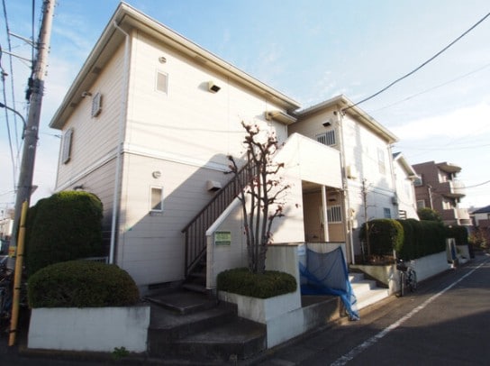 物件外観写真1　(落ち着いた雰囲気。)