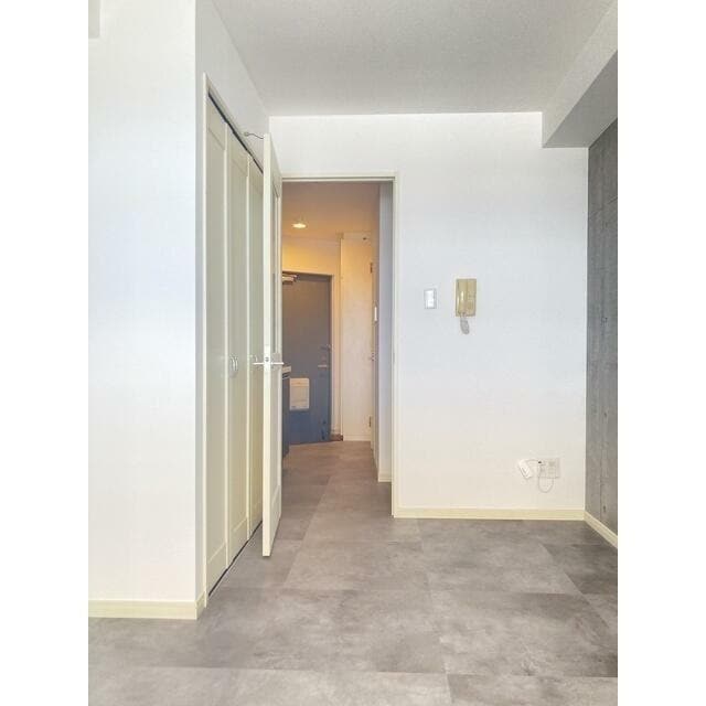 物件内観写真8　(きれいなフローリング。)