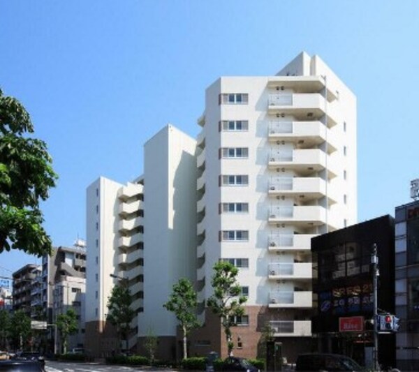 外観(鉄筋コンクリート造のがっちりとした建物。)