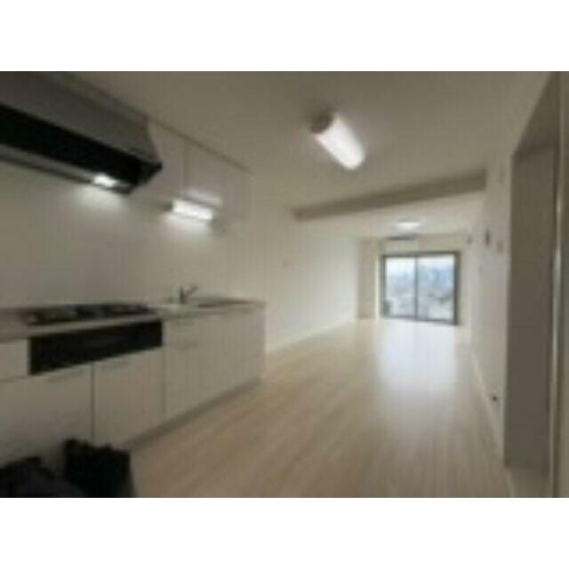 物件内観写真2　(12.0帖のきれいなLDK。)