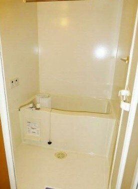 物件内観写真7　(追い焚き機能、浴室乾燥機付きバス。)