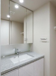 物件内観写真7　(嬉しい独立洗面台付き。)