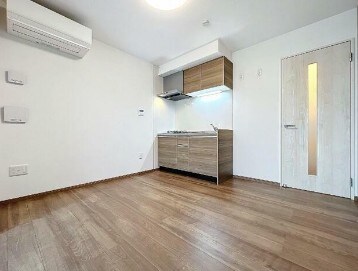 物件内観写真3　(6.8帖のきれいなDK。)