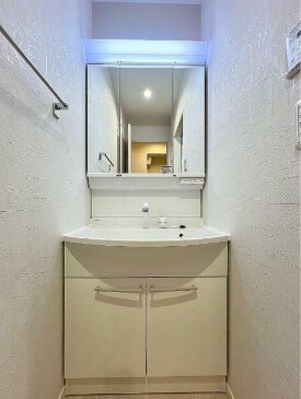 物件内観写真7　(嬉しい独立洗面台付き。)