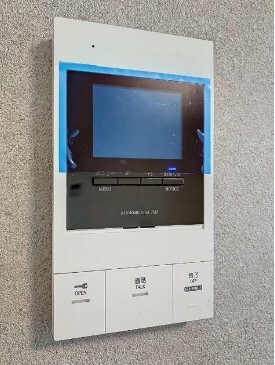 物件内観写真8　(モニター付きインターホンで防犯面も安心です！)