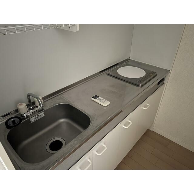 物件内観写真3　(IHクッキングヒーター。)