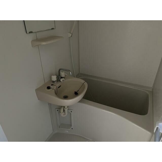 物件内観写真4　(浴室乾燥機付きバス。)