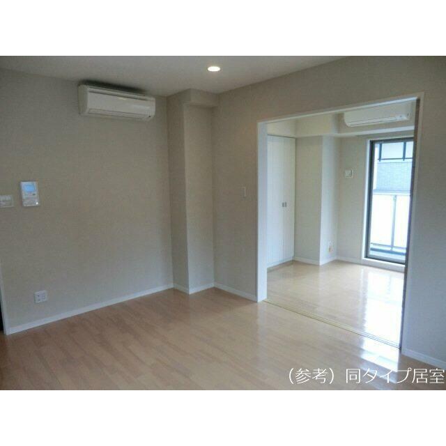 物件内観写真3　(明るい洋室！)