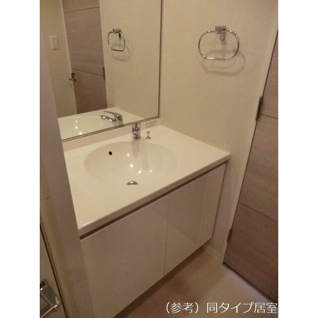 物件内観写真7　(嬉しい独立洗面台付き。)