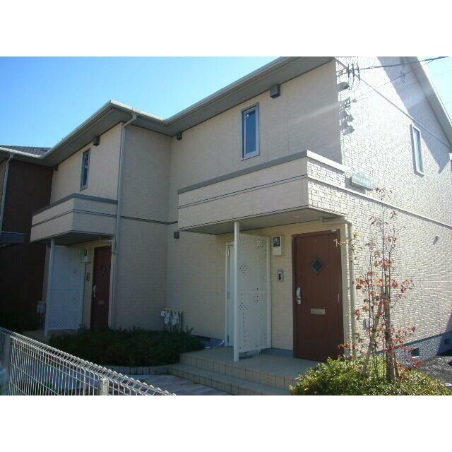 物件外観写真1　(綺麗な外観。)