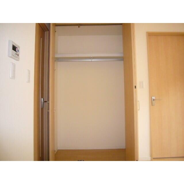 物件内観写真9　(クローゼット完備。)