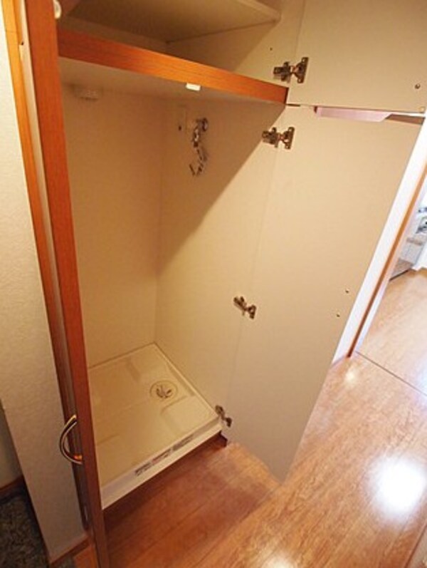 建物設備(室内洗濯機置き場。)