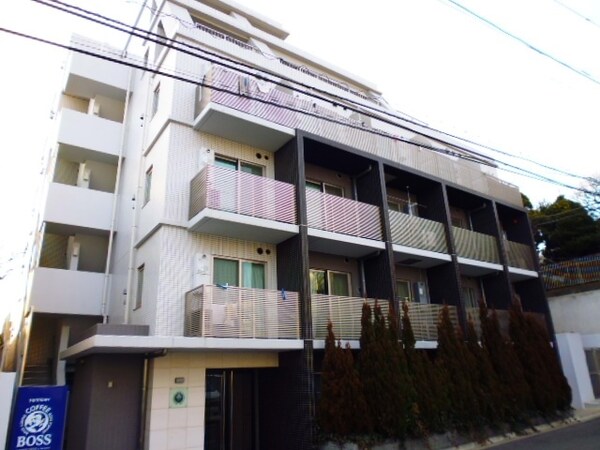外観(鉄筋コンクリート造のガッチリとした建物。)