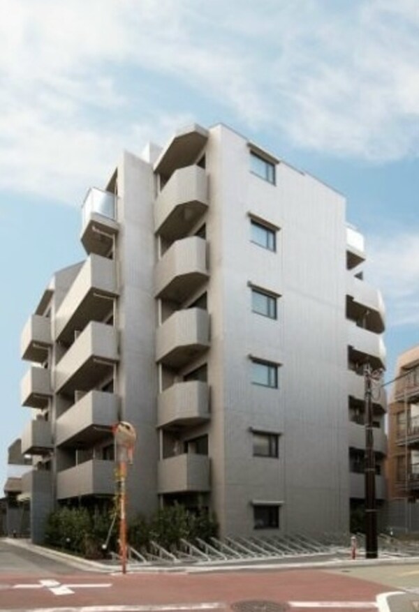 外観(鉄筋コンクリート造のガッチリとした建物。)