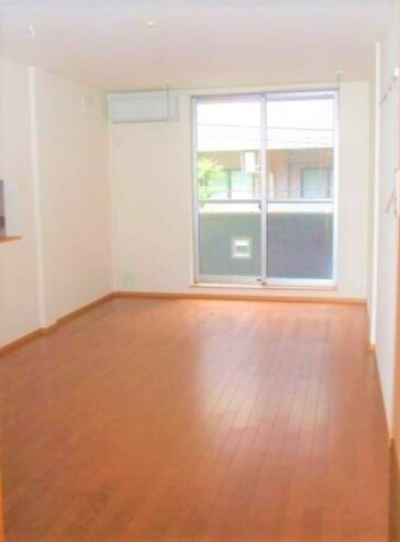 物件内観写真3　(明るい洋室！)