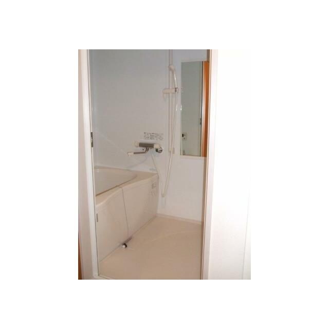 物件内観写真5　(追い焚き機能、浴室乾燥機付きバス。)