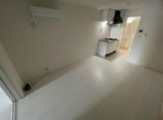 物件内観写真8　(きれいなフローリング。)