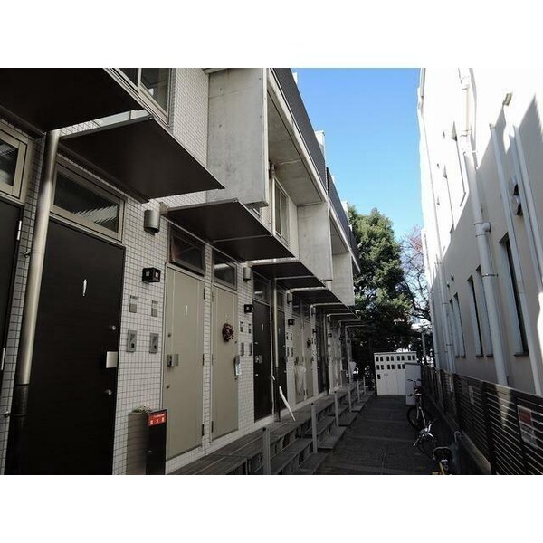 外観(鉄筋コンクリート造のがっちりとした建物。)