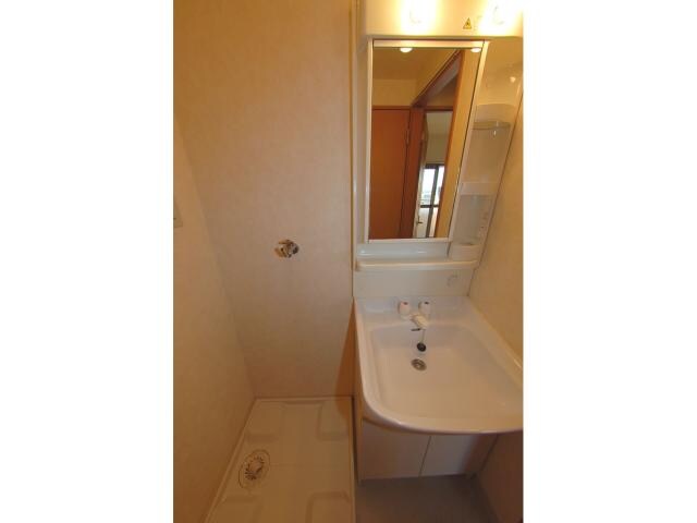 物件内観写真4　(独立洗面台)