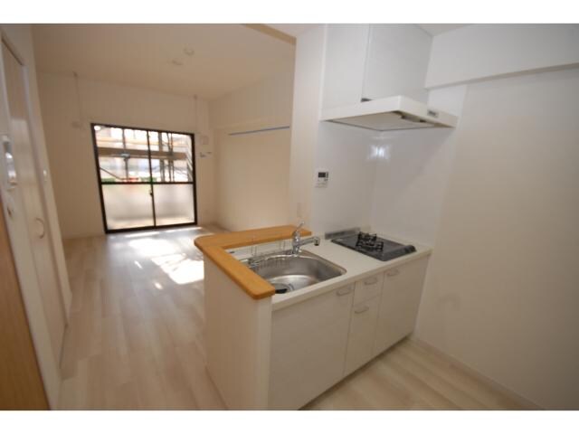 物件内観写真2　(リビング)