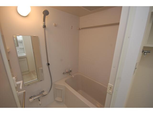 物件内観写真6　(バスルーム)