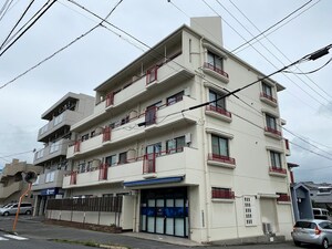 平稲ビル外観写真