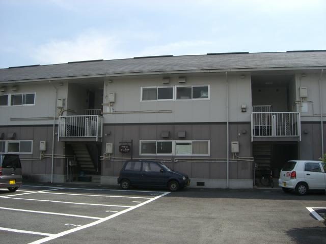 ファミールハイツ A棟