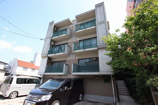 イーストハウス